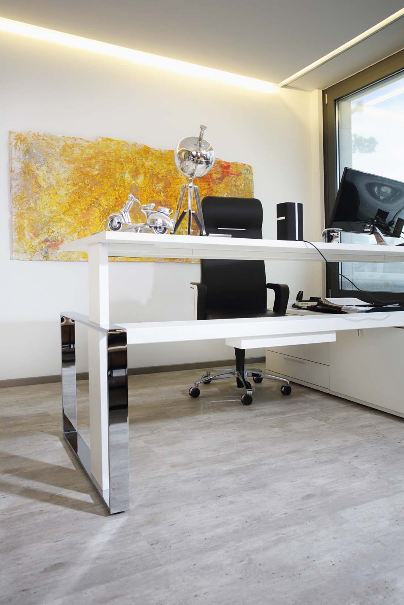 wineo Purline Bioboden grau Büro modern Bild orange 