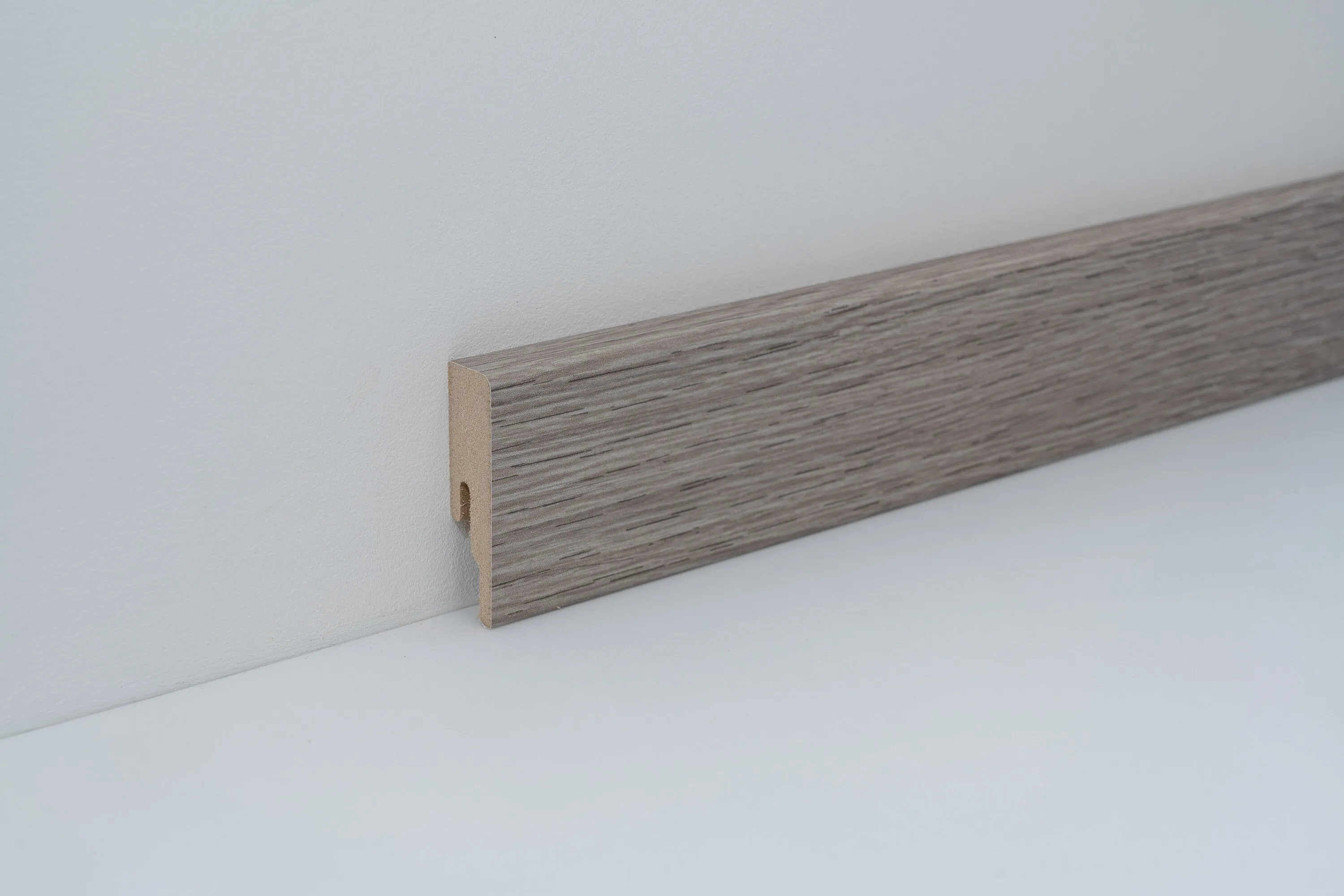 Accessories | Skirting board Unity 16 x 60 mm | F6010123