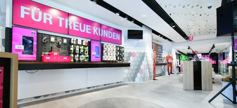 wineo Purline Bioboden grau hell Shop Video Wall 