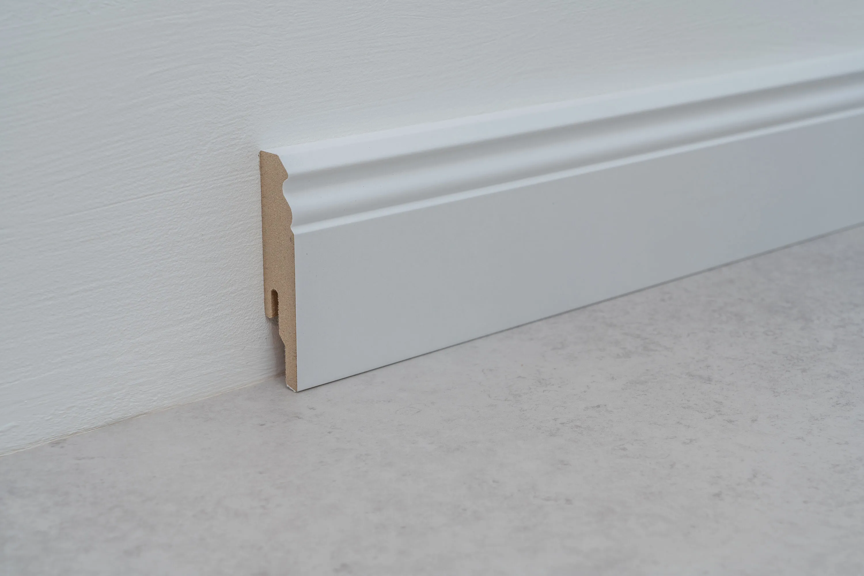 Accessories | Skirting board Hamburger White 18 x 80 x 2380 mm | F01HB80