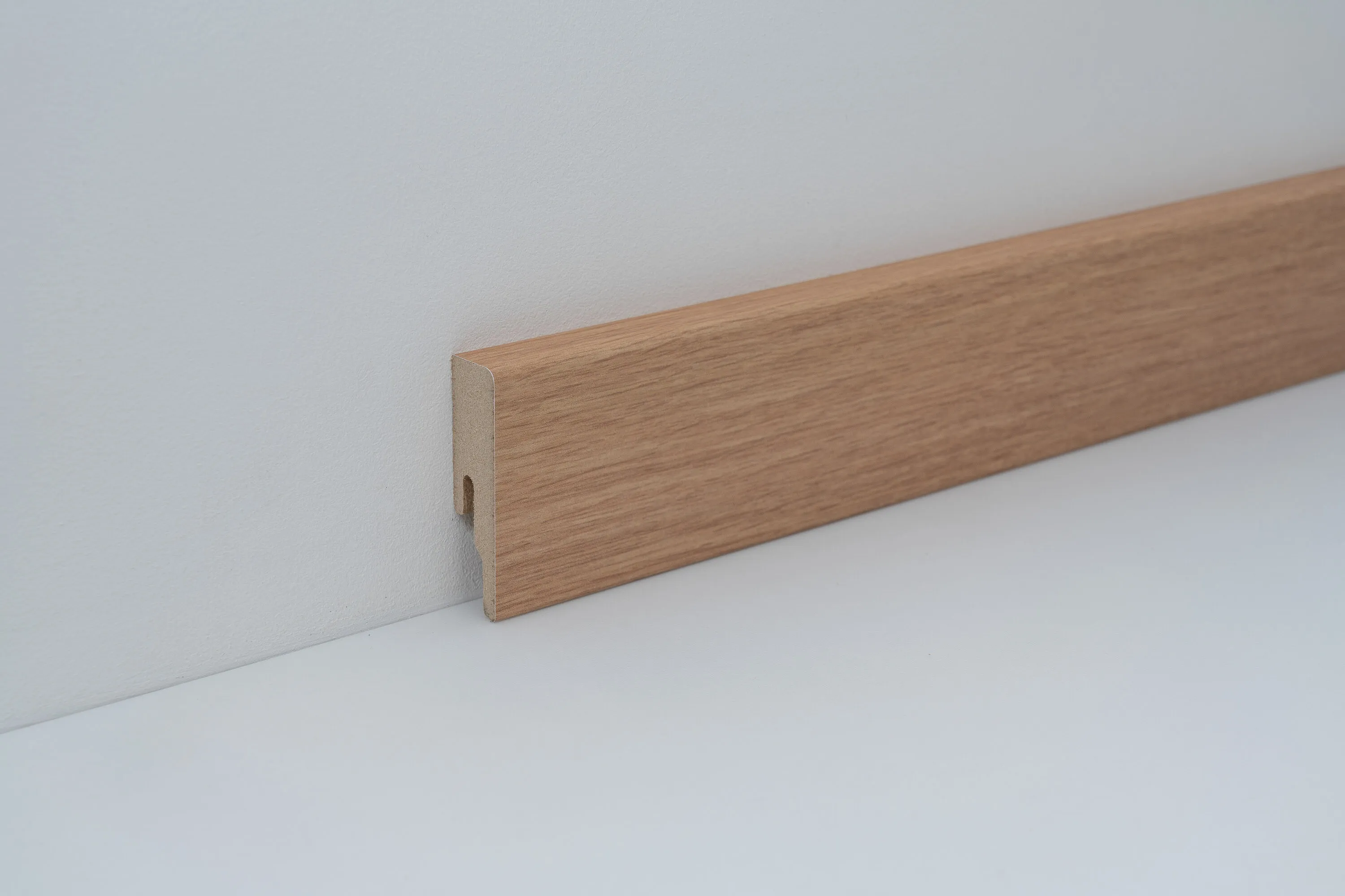 Accessories | Skirting board Unity 16 x 60 mm | F6010124